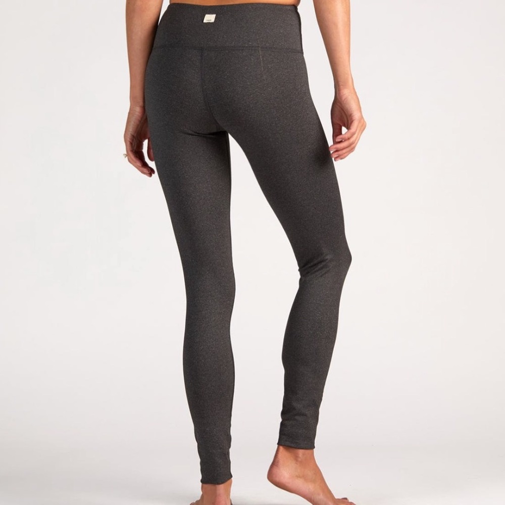 VUORI Leggings in Heather Charcoal XS super soft!